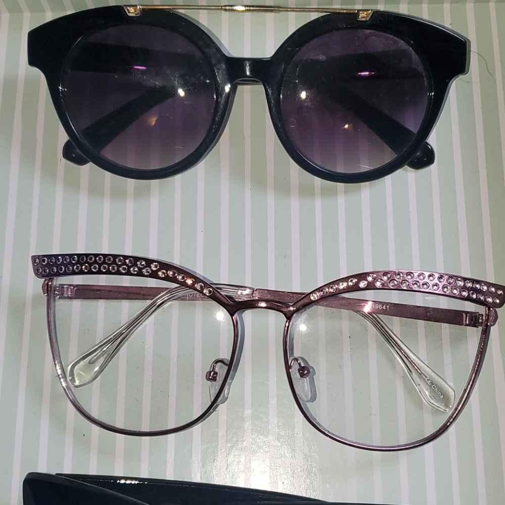 Sunglass bundle - Picture 2 of 4